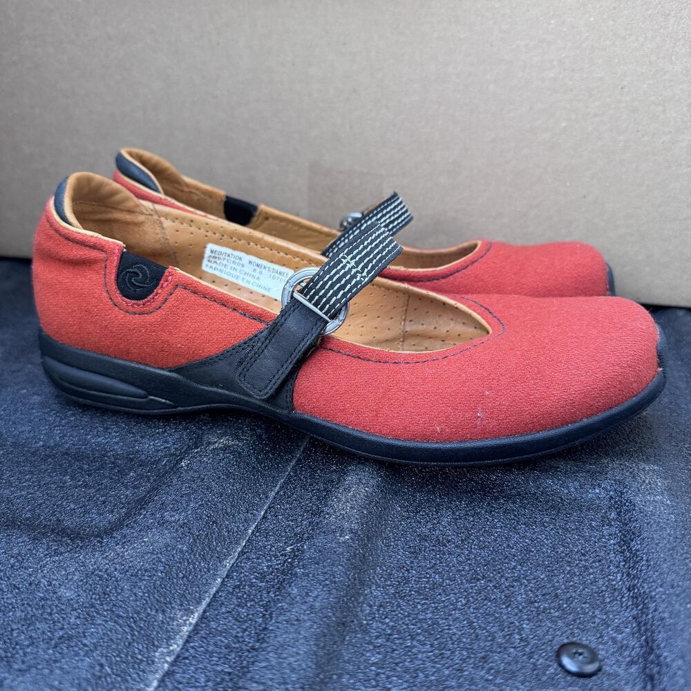 Meditation Mary Jane Shoes Womens Size 8.5 Red‎ Strap Comfort Flats 0907CS09 - Picture 2 of 12